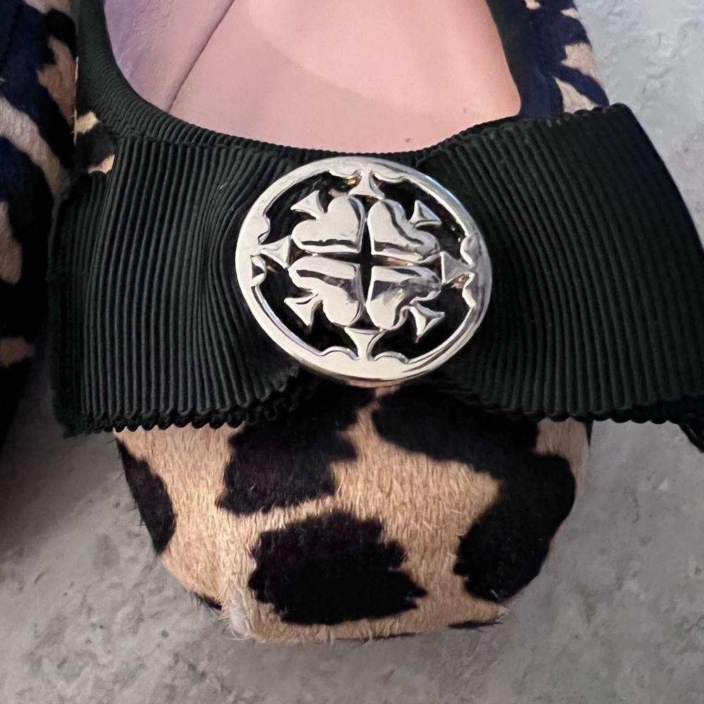 Kate Spade Calf Hair Leopard Print Flats with Black Bow. Size 7M - Picture 5 of 15